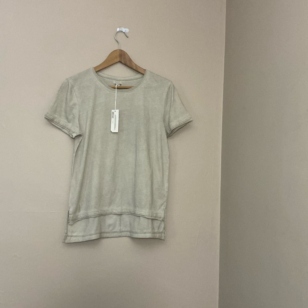 Women’s Tavik Tshirt NWT Size Medium